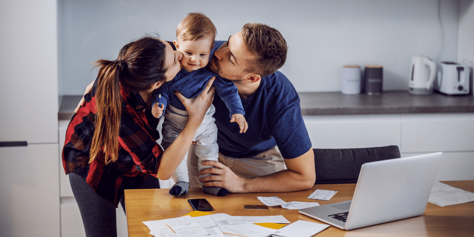 Benefits of Using Community Banks for Parents